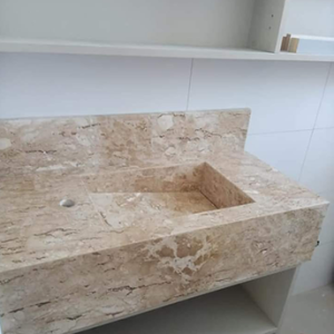 Tampos em Mármore Bege Bahia com cuba esculpida
